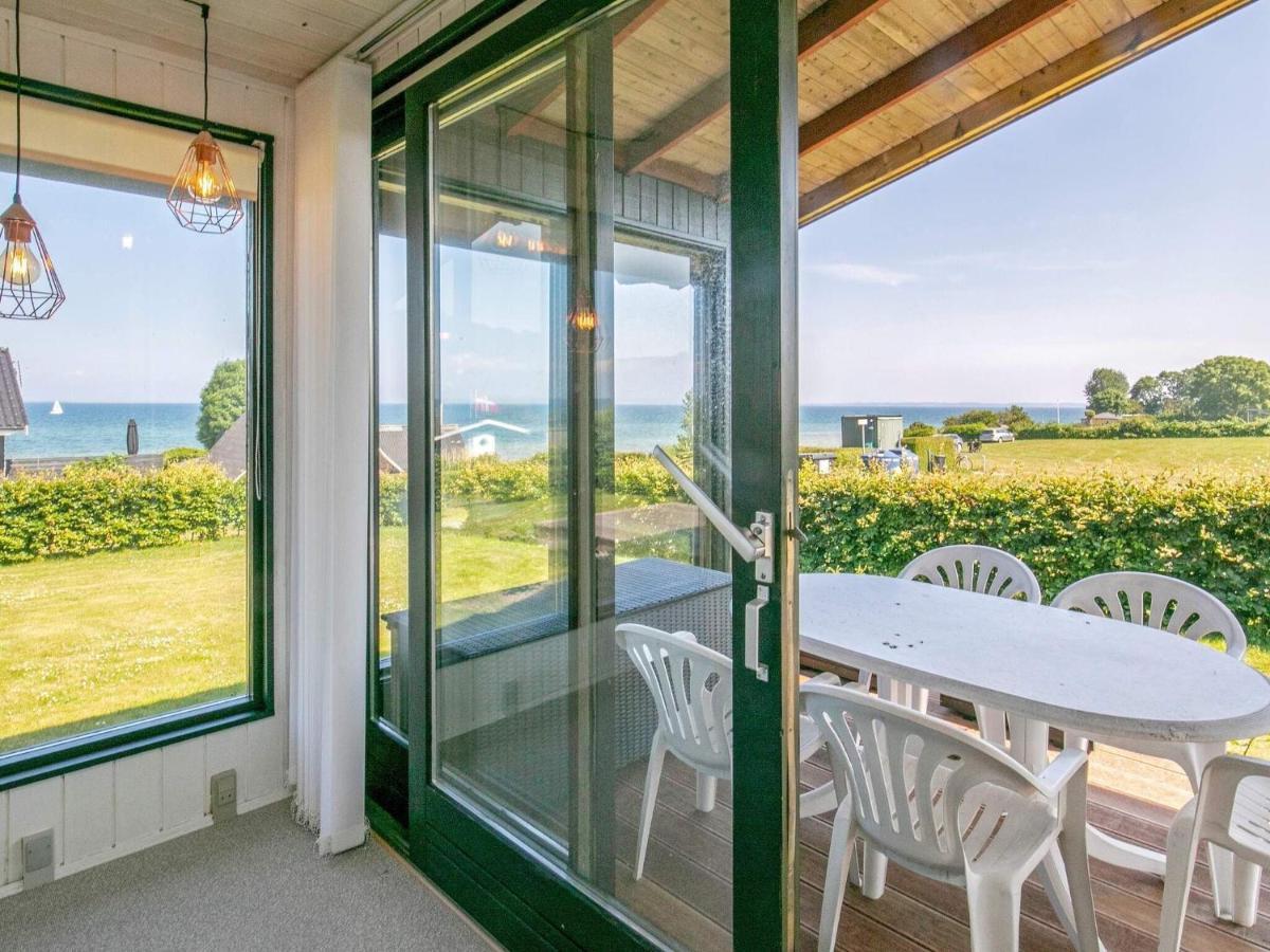 6 Person Holiday Home In Hesselager Экстерьер фото