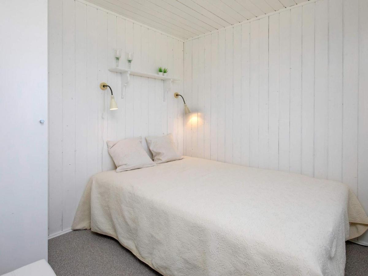 6 Person Holiday Home In Hesselager Экстерьер фото