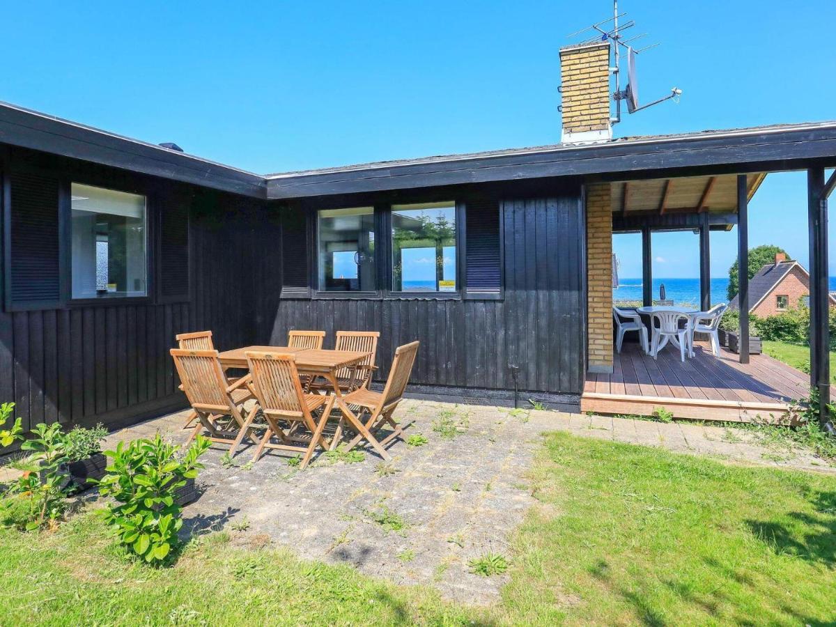6 Person Holiday Home In Hesselager Экстерьер фото
