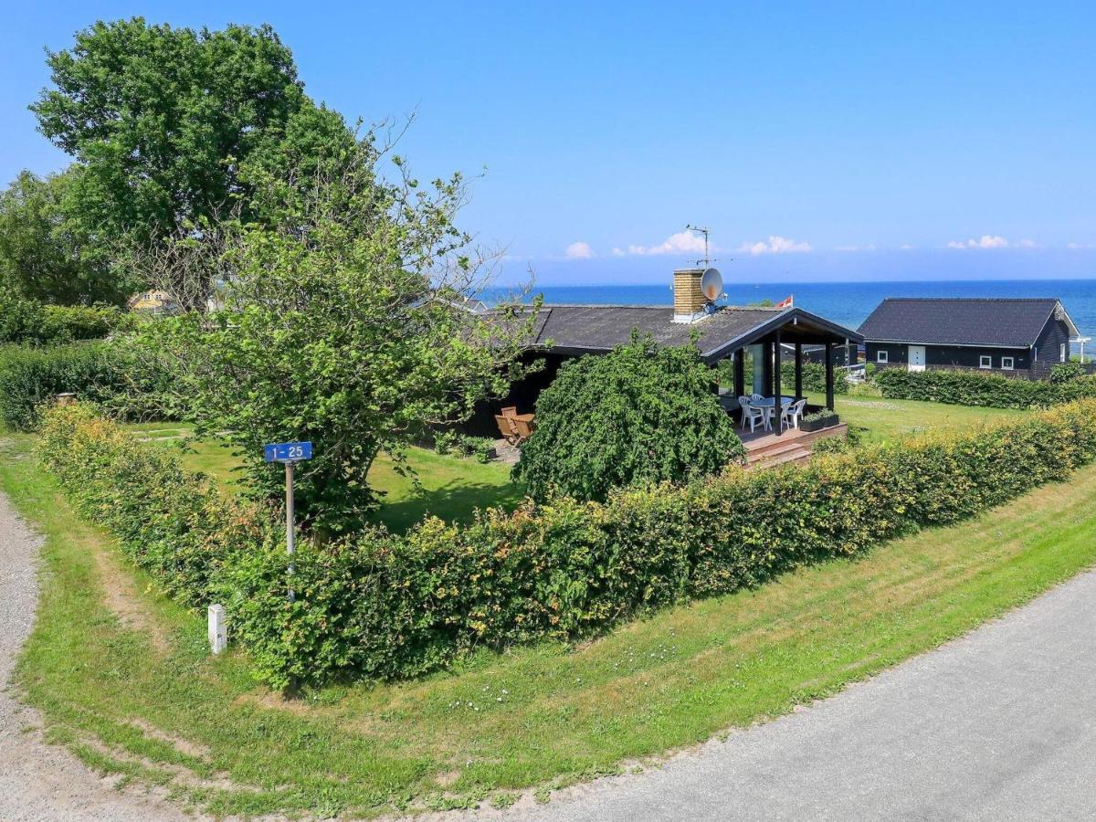 6 Person Holiday Home In Hesselager Экстерьер фото